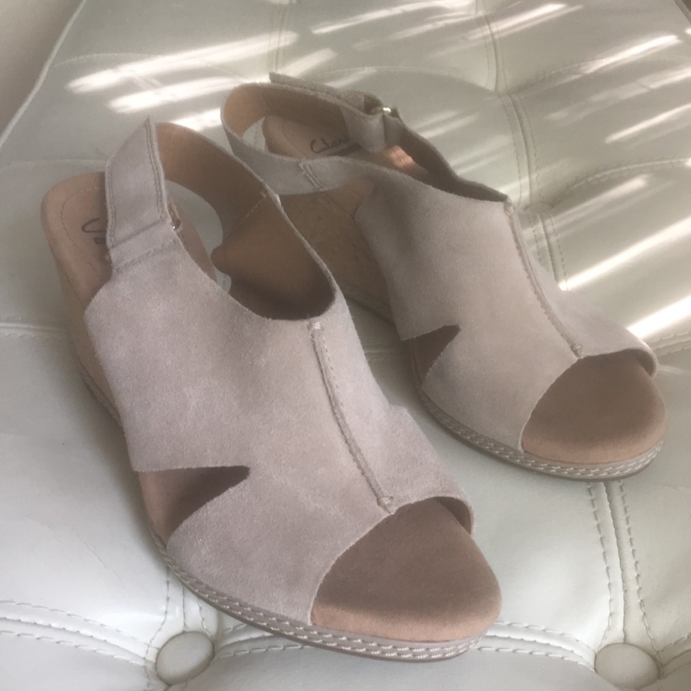 Clarks Womens’ Helio Float Wedge Sandal